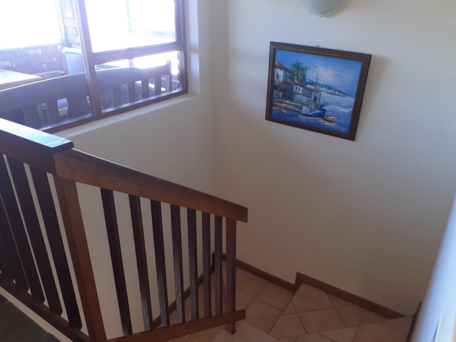 To Let 2 Bedroom Property for Rent in Wavecrest Eastern Cape